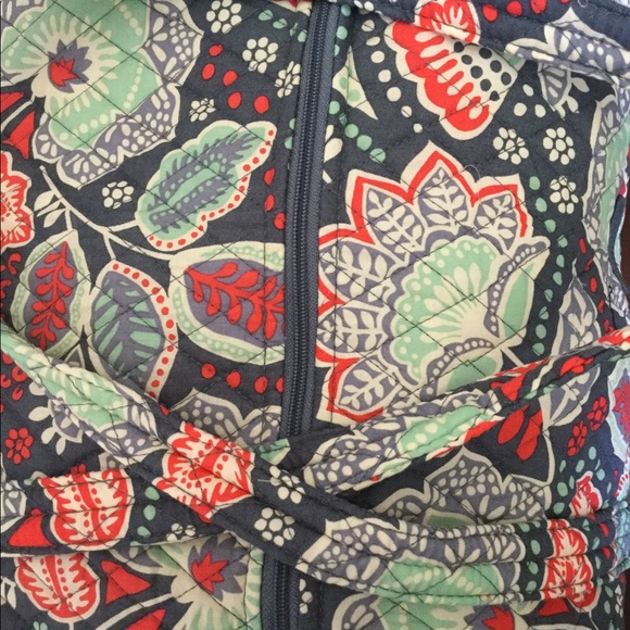 NWT VERA BRADLEY LARGE DUFFEL - Picture 3 of 4